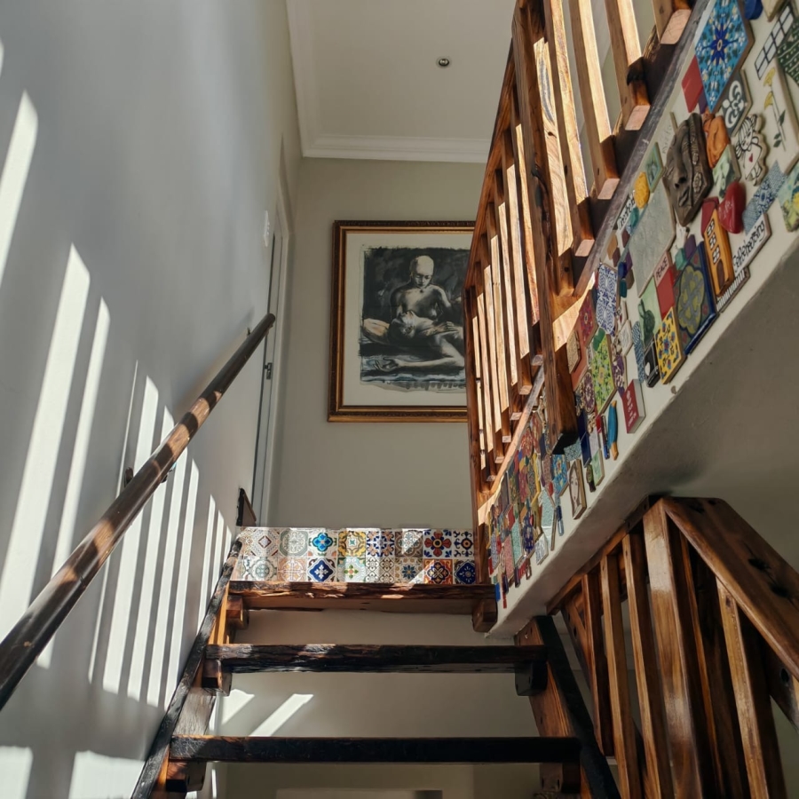 5 Bedroom Property for Sale in Avonddans Western Cape